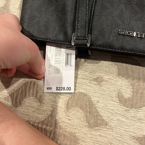 Black Michael Kors bag never used - Picture 3 of 3